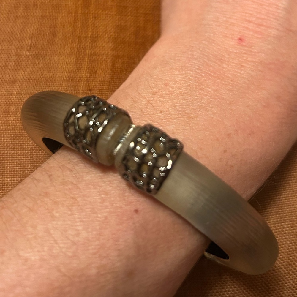 Alexis Bittar Lucite bracelet - Picture 5 of 10